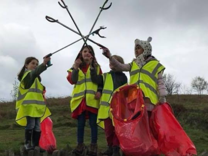 Children on a litterpick